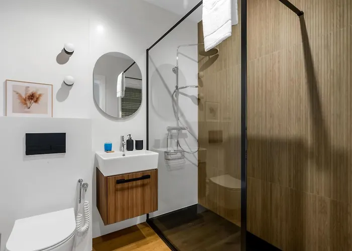 Elegant Beige Harmony By Bookinghost Varsavia