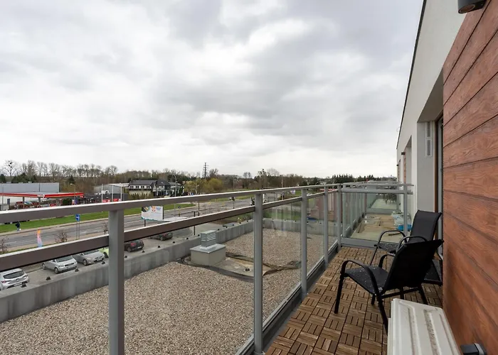 Elegant Beige Harmony By Bookinghost * Varsovie